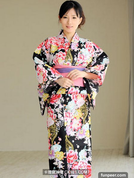 最具魅力的熟女人妻小向まな美！D罩杯爆發的「噴泉功能」[圖+影]